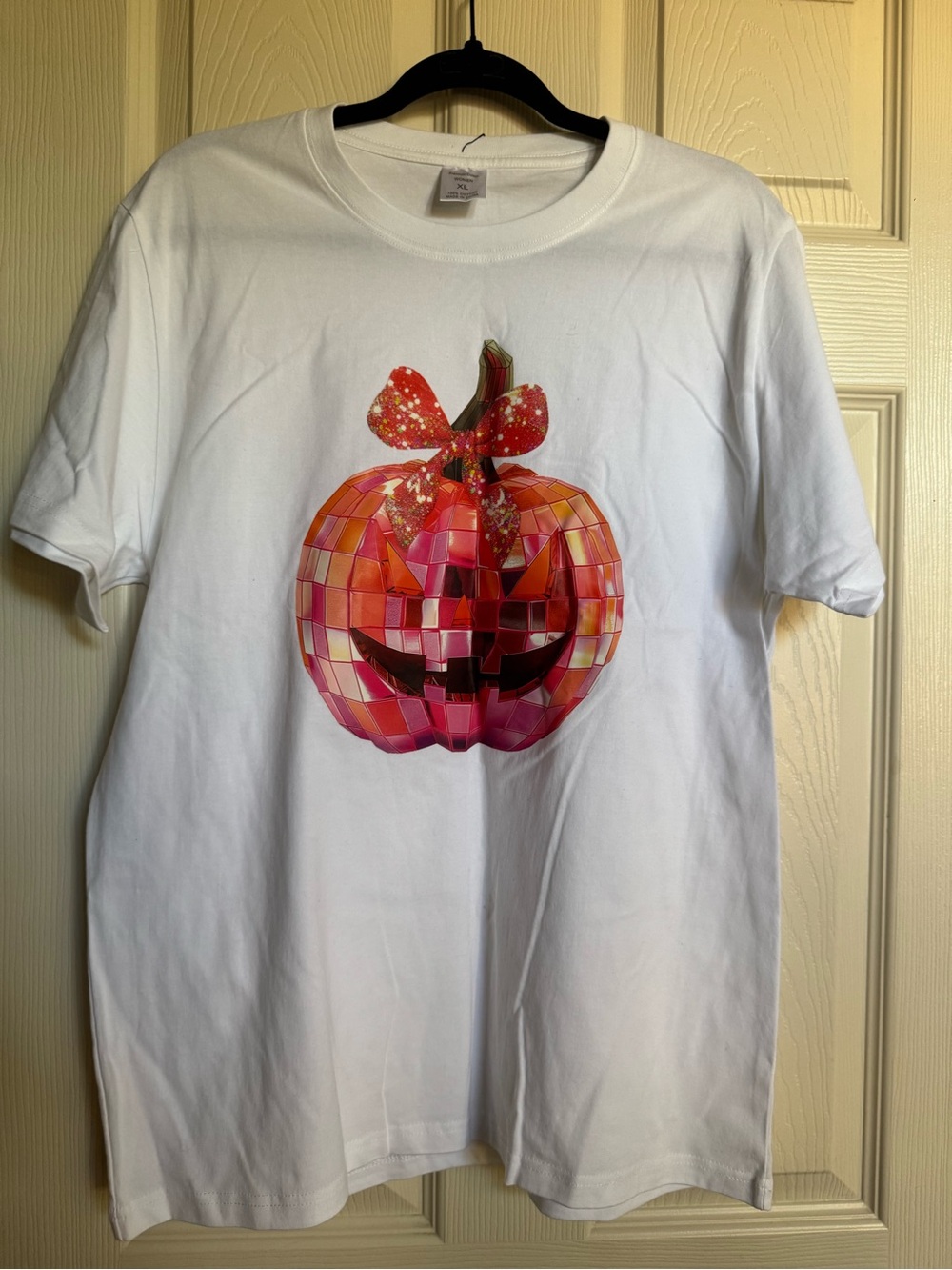 NWT White Cotton Tee with Pink and Orange  Mosaic Pumpkin Graphic, XL